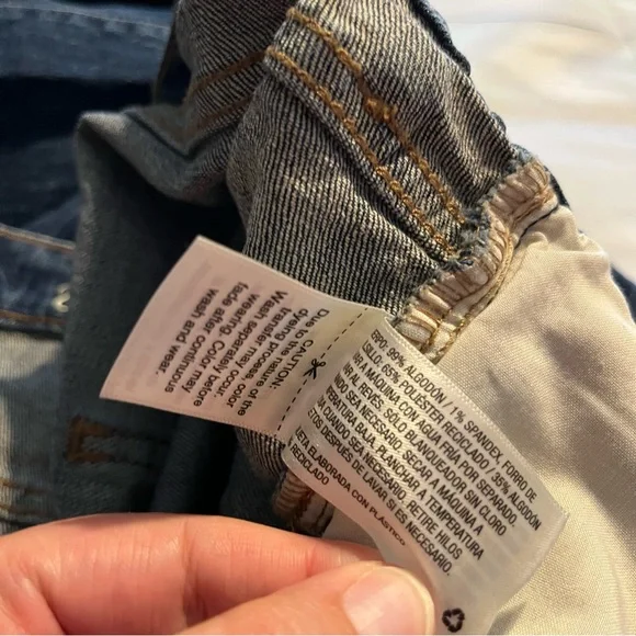 Universal Thread Distressed Bottom Denim Blue Jeans, Size 22W Boyfriend Fit - Picture 8 of 12